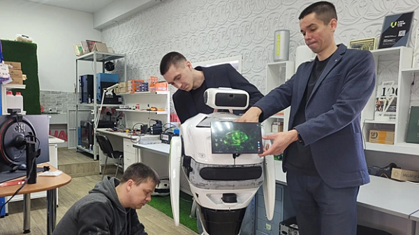 В&nbsp;курганской больнице протестировали робота-помощника